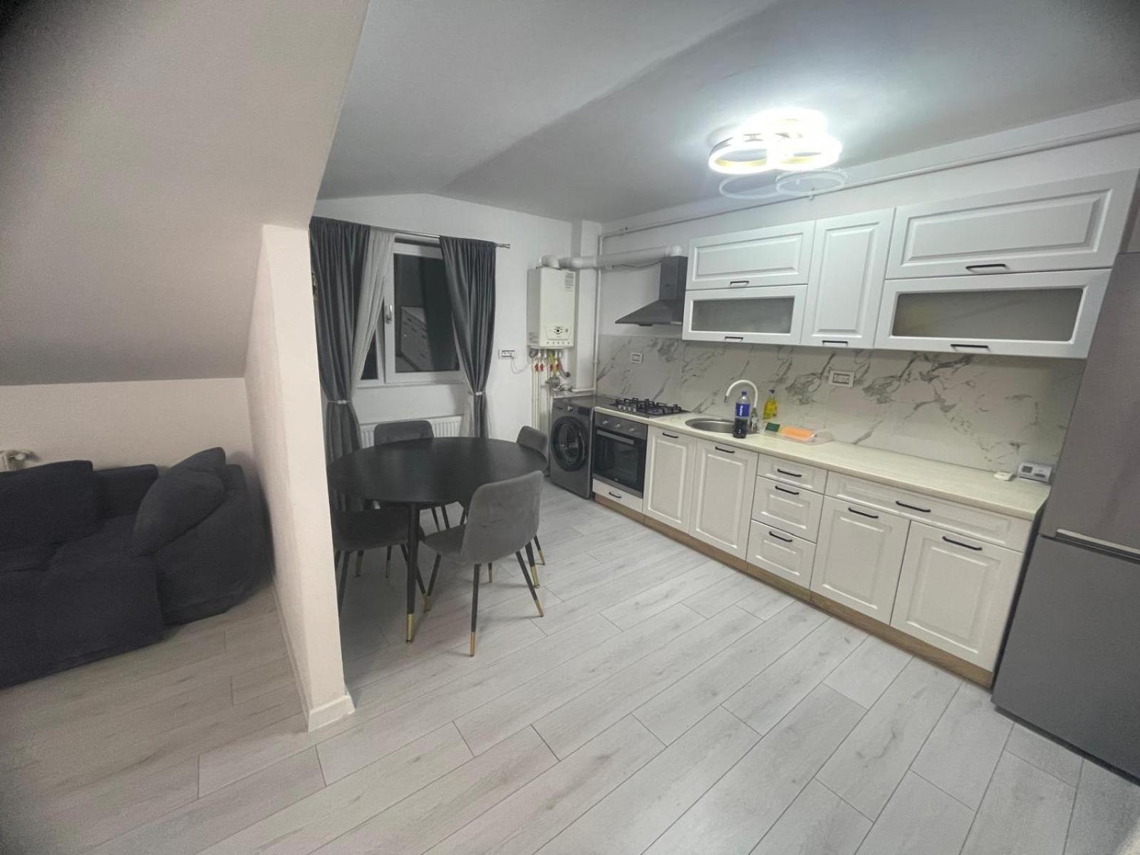 Apartament 2 Camere Tirgu Jiu Targu Jiu Ngoại thất bức ảnh