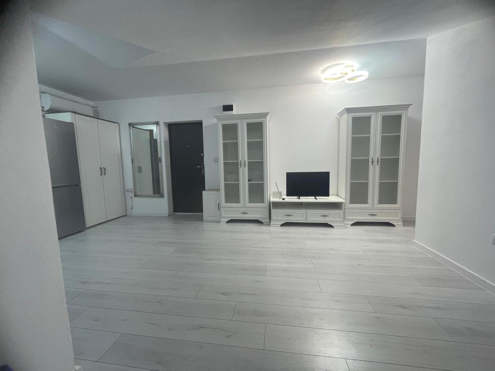 Apartament 2 Camere Tirgu Jiu Targu Jiu Ngoại thất bức ảnh